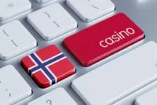 Tastatur med norsk flagg og en rød tast merket Casino