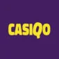 Gul tekst "Casiqo" på lilla bakgrunn med talebobledesign.