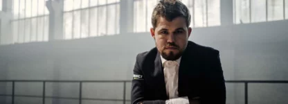 Magnus Carlsen ved et sjakkbrett i Unibet-reklame